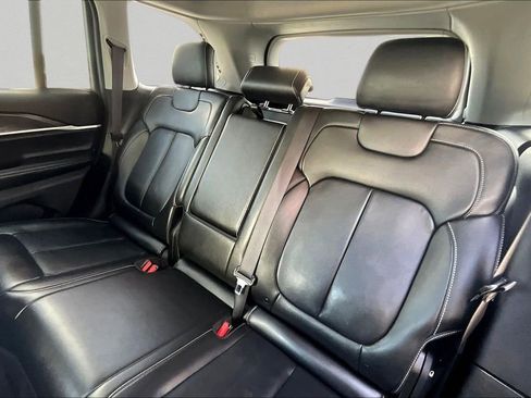 Used 2022 Jeep Grand Cherokee Limited image 21