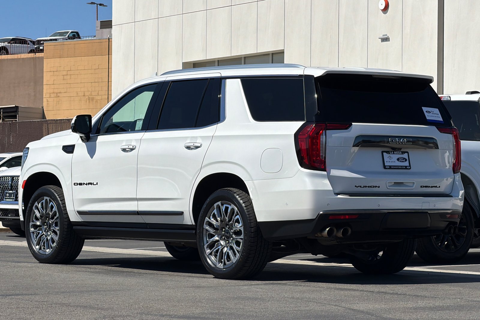 Used 2024 GMC Yukon Denali Ultimate AWD/4WD image 5