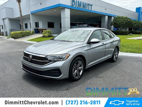 Used 2024 Volkswagen Jetta SE FWD image 1