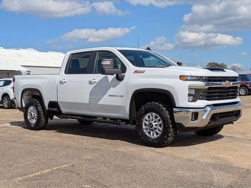 Used 2024 Chevrolet Silverado 2500 LT w/ All Star Edition image 2