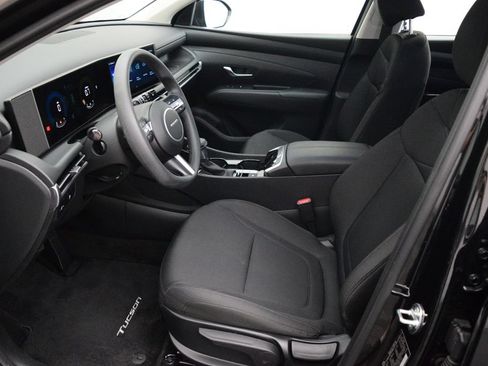 Used 2025 Hyundai Tucson SE AWD/4WD image 10
