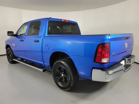 Used 2022 RAM 1500 Classic SLT image 3