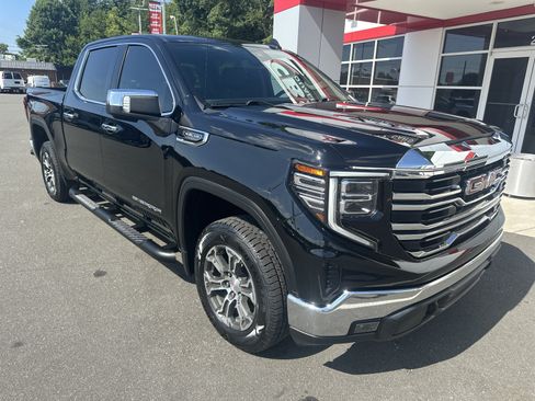Used 2024 GMC Sierra 1500 SLT AWD/4WD image 2