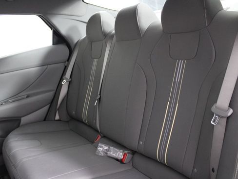 Certified 2026 Hyundai Elantra Hybrid FWD image 20