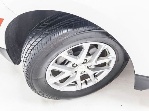 Used 2023 Chevrolet Equinox LS w/ LS Convenience Package image 12