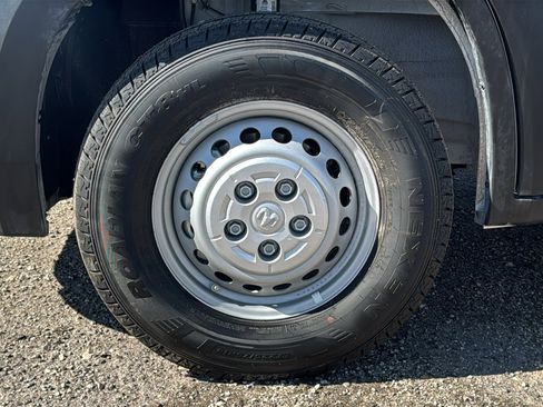 Used 2025 RAM ProMaster 2500 w/ Convenience Group image 30