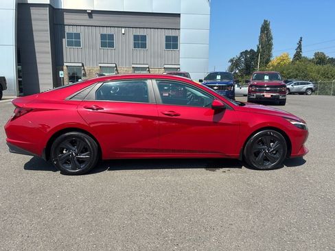 Used 2022 Hyundai Elantra SEL FWD image 7