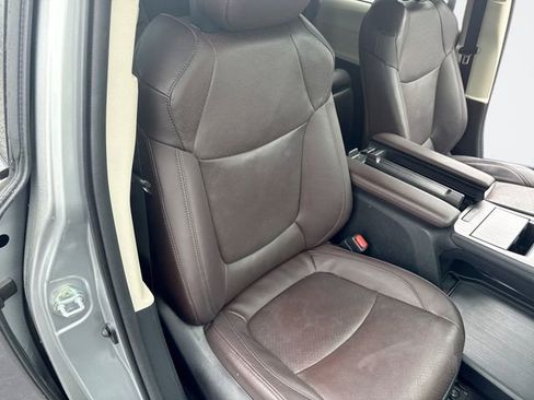 Used 2021 Toyota Sienna Platinum image 27