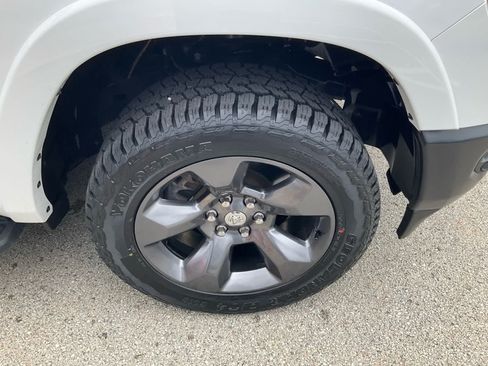Used 2023 RAM 1500 Big Horn AWD/4WD image 23