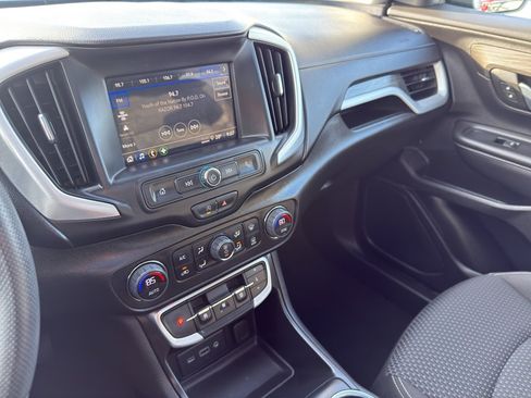 Used 2023 GMC Terrain SLE w/ Driver Convenience Package image 21