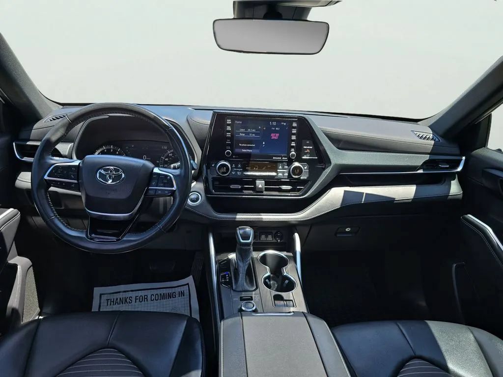 Used 2021 Toyota Highlander XSE AWD/4WD image 17