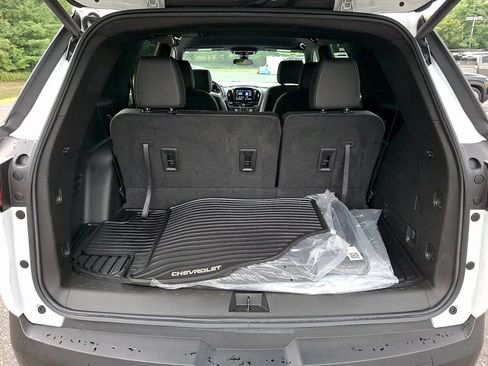 Used 2023 Chevrolet Traverse LT w/ LPO, Roadside Safety Package AWD/4WD image 30
