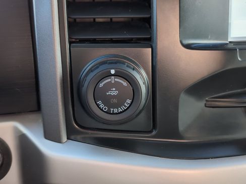 Used 2022 Ford F150 XLT w/ Trailer Tow Package image 18