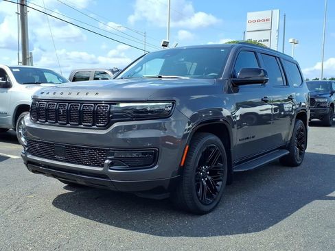 Certified 2024 Jeep Wagoneer Series II w/ Convenience Group I AWD/4WD image 3