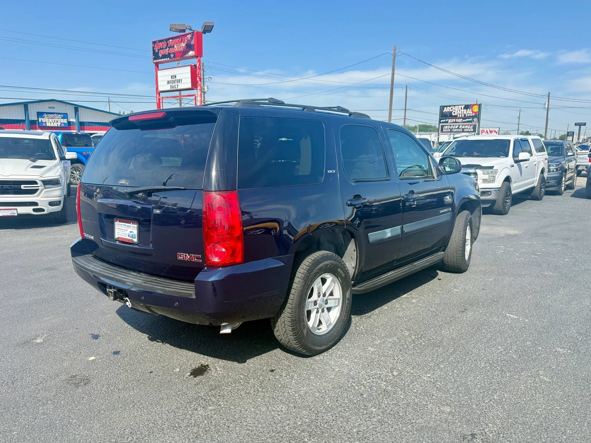 Used 2007 GMC Yukon SLT w/ SLT Preferred Equipment Group AWD/4WD image 5