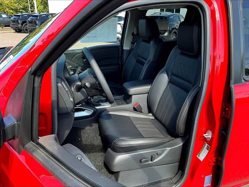 New 2025 Nissan Frontier SL image 11