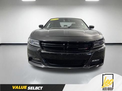 Used 2015 Dodge Charger SXT AWD/4WD image 2