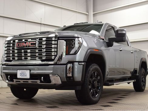 Used 2024 GMC Sierra 2500 Denali w/ Denali Reserve Package image 3