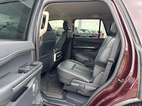 Used 2024 Ford Expedition XLT RWD image 14