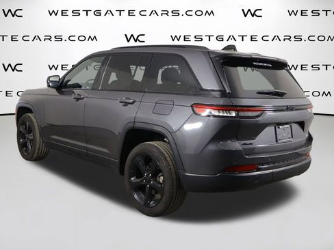 Used 2023 Jeep Grand Cherokee Altitude image 42