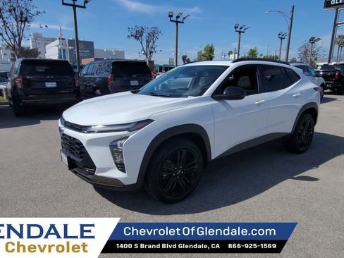 Used 2024 Chevrolet Trax ACTIV w/ Sunroof Package FWD image 4