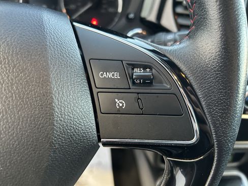 Used 2020 Mitsubishi Outlander LE image 22