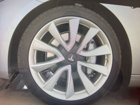 Used 2018 Tesla Model 3 Long Range image 13