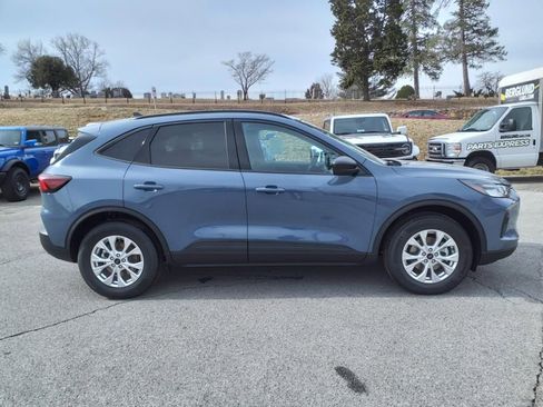 Used 2025 Ford Escape Active w/ Cold Weather Package image 4