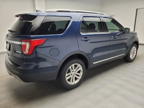 Used 2017 Ford Explorer XLT FWD image 10