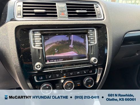 Used 2017 Volkswagen Jetta SEL Premium FWD image 9