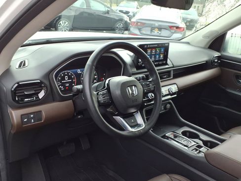 Certified 2025 Honda Pilot Elite image 5