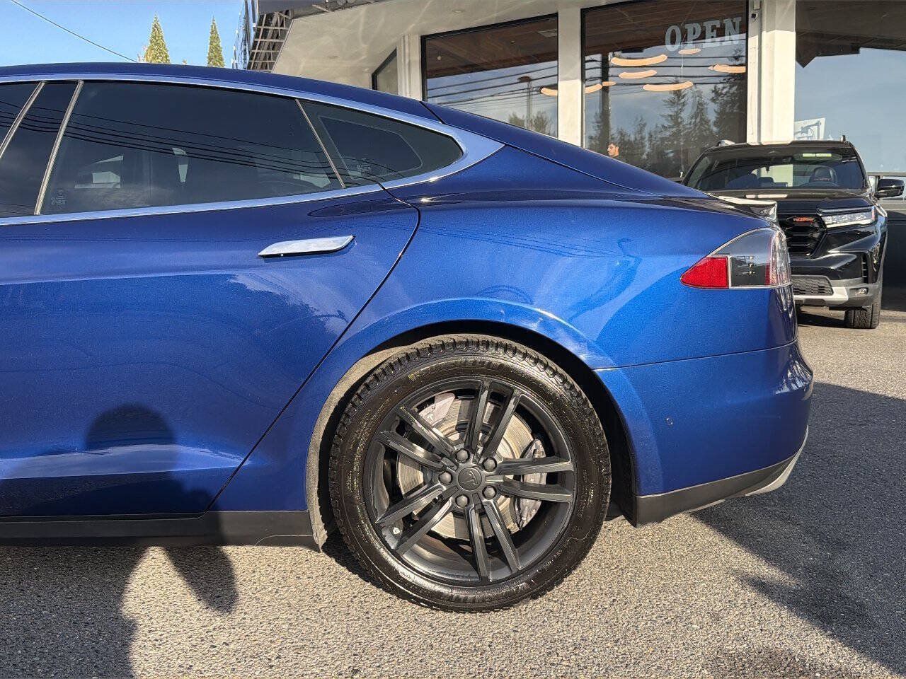 Used 2015 Tesla Model S 70D AWD/4WD image 3
