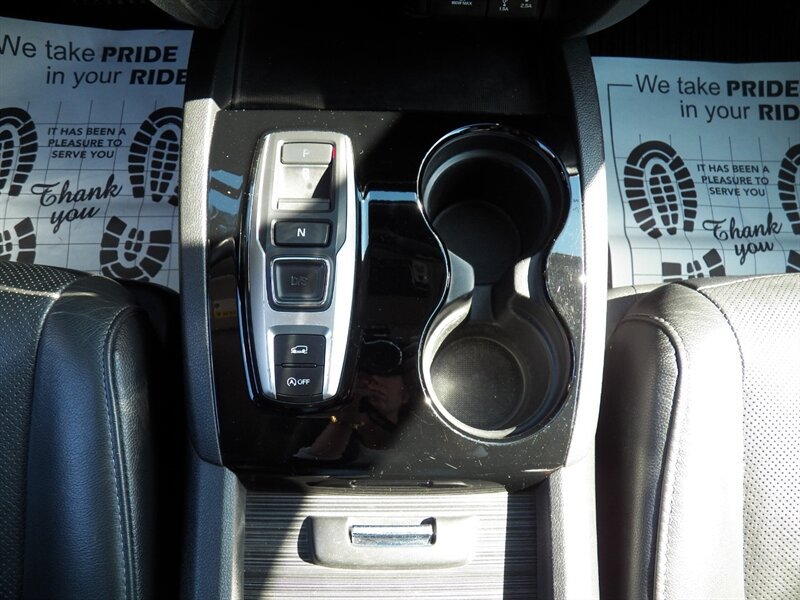 Used 2017 Honda Pilot Elite image 24