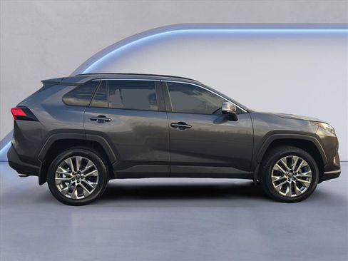 Used 2024 Toyota RAV4 XLE Premium image 6