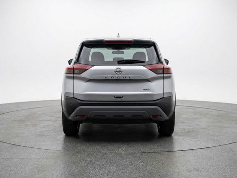 Used 2025 Nissan Rogue SV image 7