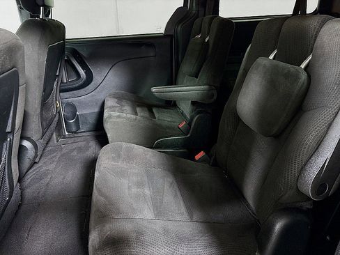 Used 2017 Dodge Grand Caravan SE image 20