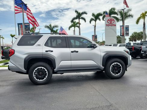 Used 2026 Toyota 4Runner SR5 AWD/4WD image 13