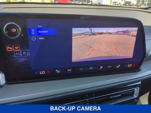 Used 2026 Chevrolet Traverse LT AWD/4WD image 15