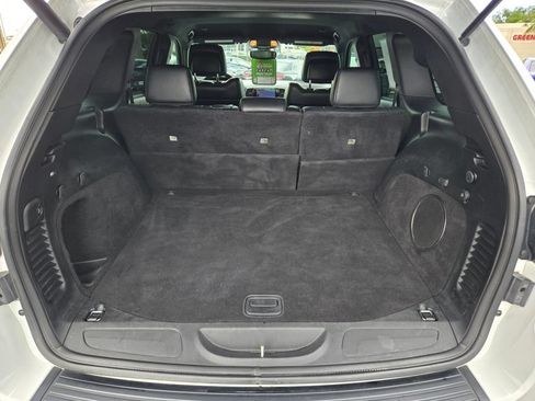 Used 2019 Jeep Grand Cherokee Altitude RWD image 17