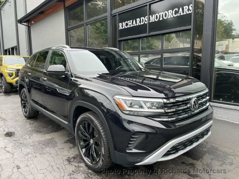 Used 2021 Volkswagen Atlas Cross Sport SEL AWD/4WD image 2
