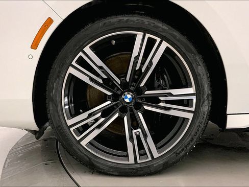 Certified 2023 BMW 760i xDrive AWD/4WD image 8