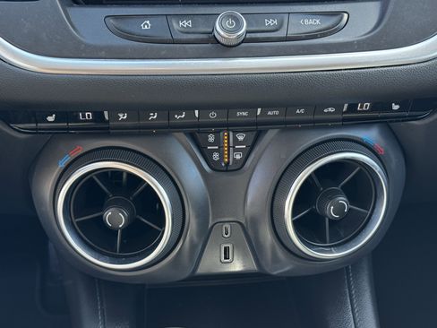 Used 2021 Chevrolet Blazer LT image 21