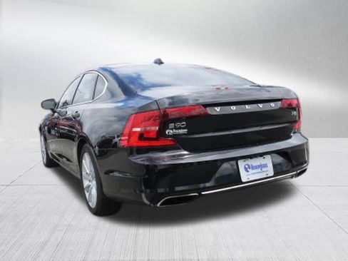 Used 2017 Volvo S90 T6 Momentum w/ Vision Package AWD/4WD image 5