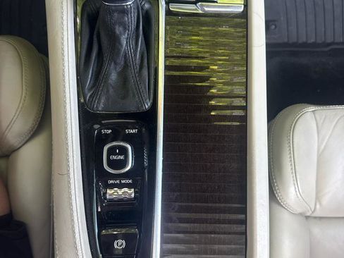 Used 2017 Volvo XC90 T6 Momentum w/ Vision Package AWD/4WD image 21