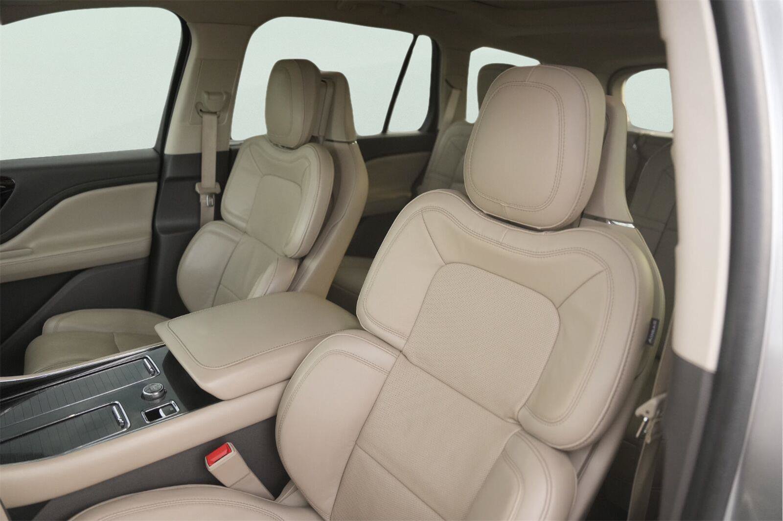 Used 2024 Lincoln Aviator Reserve w/ Equipment Group 201A AWD/4WD image 10