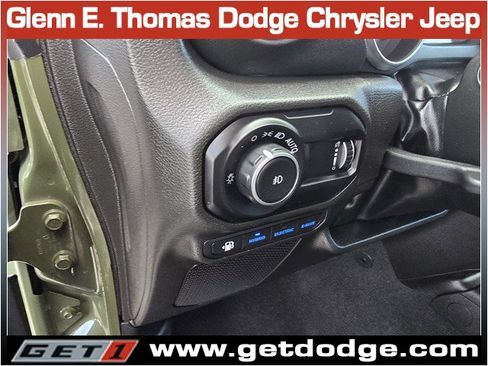 Used 2023 Jeep Wrangler Sahara image 21