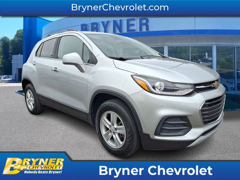 Used 2019 Chevrolet Trax LT w/ LT Convenience Package AWD/4WD image 1