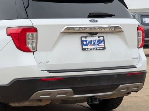 Used 2020 Ford Explorer XLT w/ Equipment Group 202A image 6