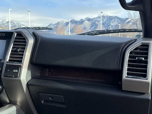 Used 2015 Ford F150 Platinum image 28