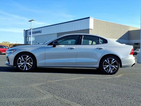 Used 2025 Volvo S60 B5 Core image 3